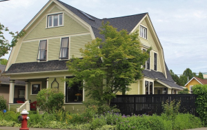 Jennifer Ryan, interior designer and owner of Jennifer Ryan Design, has been featured on the international home design website HOUZZ for a very special design and remodeling project—her personal home in Bellingham.