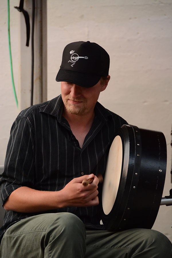 Jan Peters Brings Traditional Irish Folk Music to Boundary Bay Brewery ...