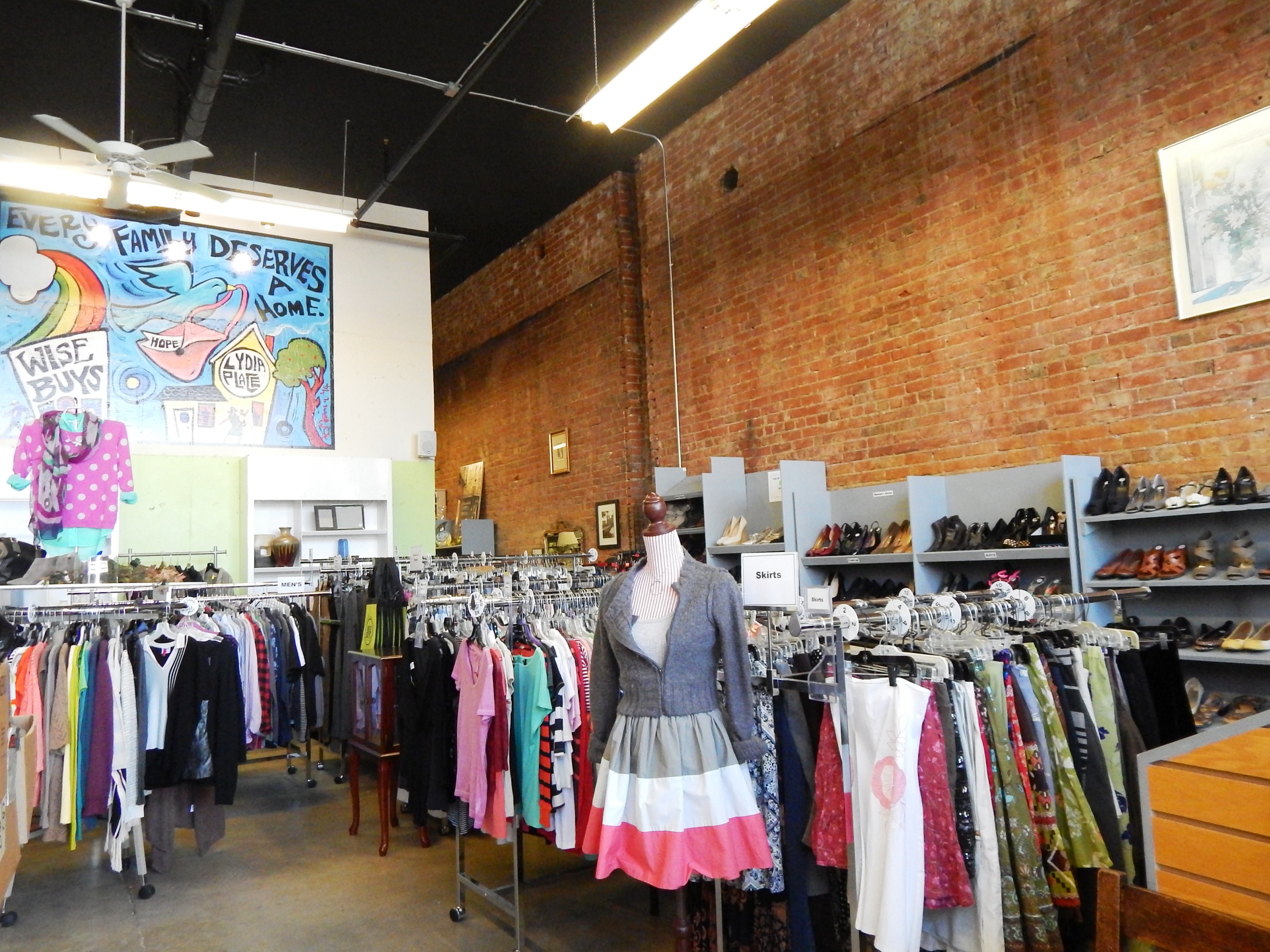 Get Thrifty on North State Street with Wise Buys, Bargains for a Good ...