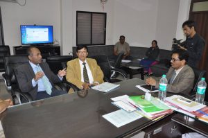 Dr. Shah meets with physicians in India regarding the Home Hospice Care program for Madhya Pradesh, India. Photo courtesy: Binaytara Foundation.