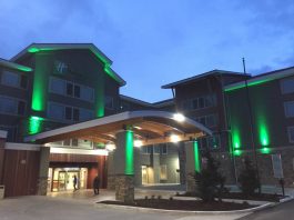 oliday Inn Hotel & Suites-Bellingham is the area’s newest full service hotel. Conveniently located just steps away from the Bellingham International Airport