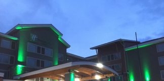 oliday Inn Hotel & Suites-Bellingham is the area’s newest full service hotel. Conveniently located just steps away from the Bellingham International Airport