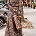 StatuePosing