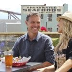 Breakwater-Seafoods-Aberdeen-couple-dining-outside
